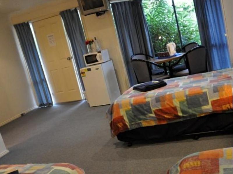 West City Motel Ardeer Экстерьер фото